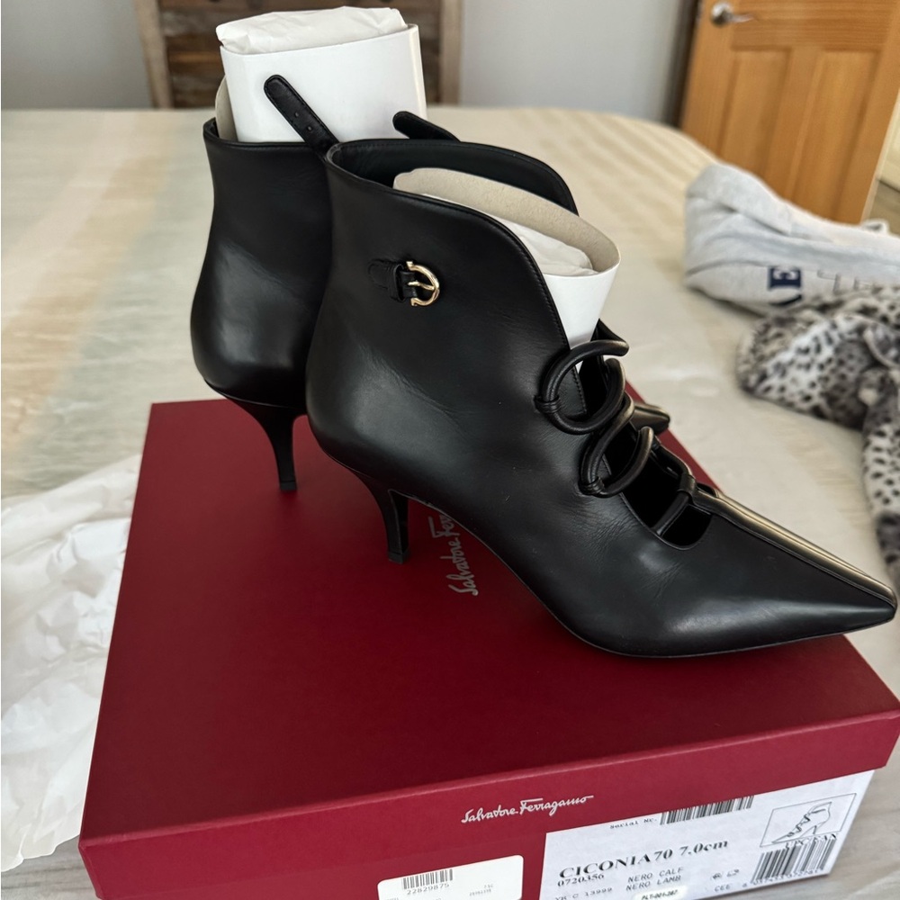 Salvatore Ferragamo Classic Black Pumps